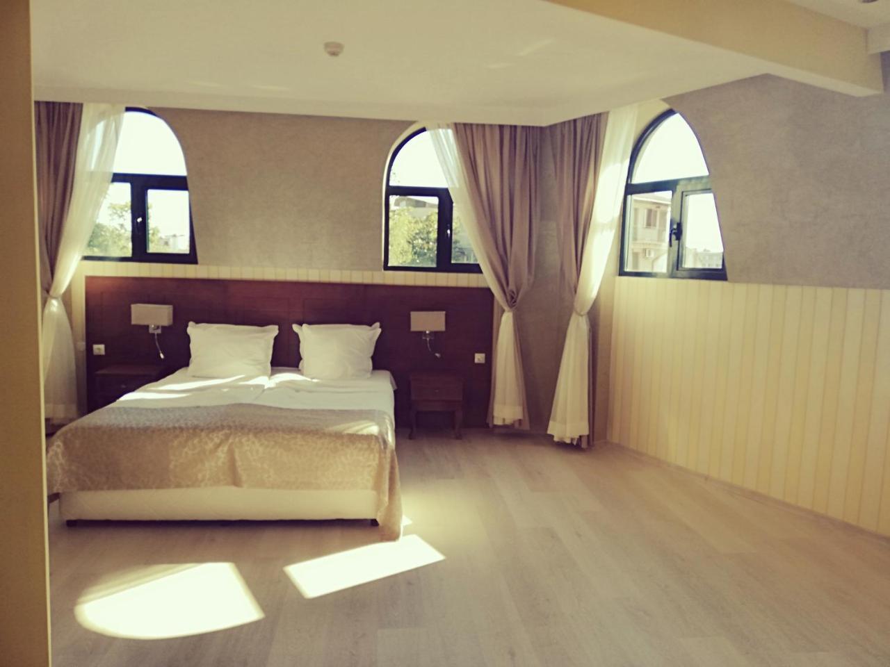 Hotel Plaza Burgaz Dış mekan fotoğraf